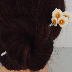 4Leaf Enamel Painted Floral HairStick 6"